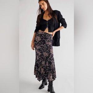 NWT Free People Backseat Glamour Maxi Skirt Floral Pink and Black Size 4 Trendy